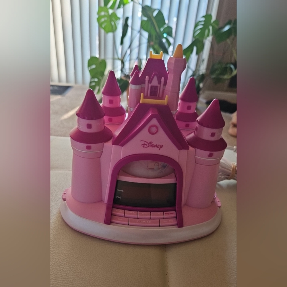 Disney Cinderella Story Time/Radio/ Alarm Clock.